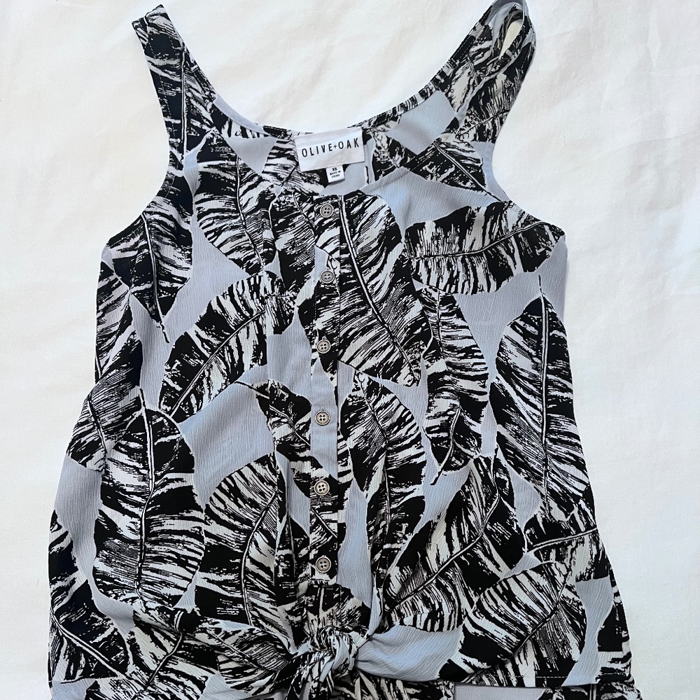 Palm-print button placket top